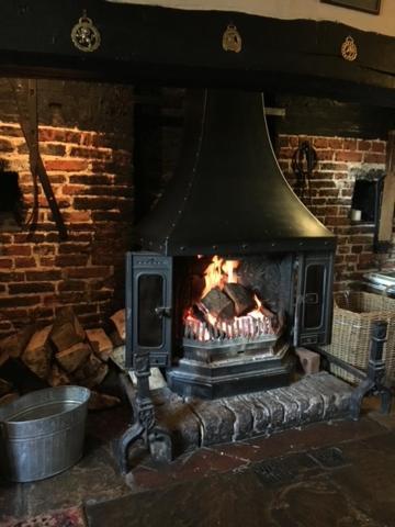 Hotel The Cricketers Arms Petworth Exterior foto